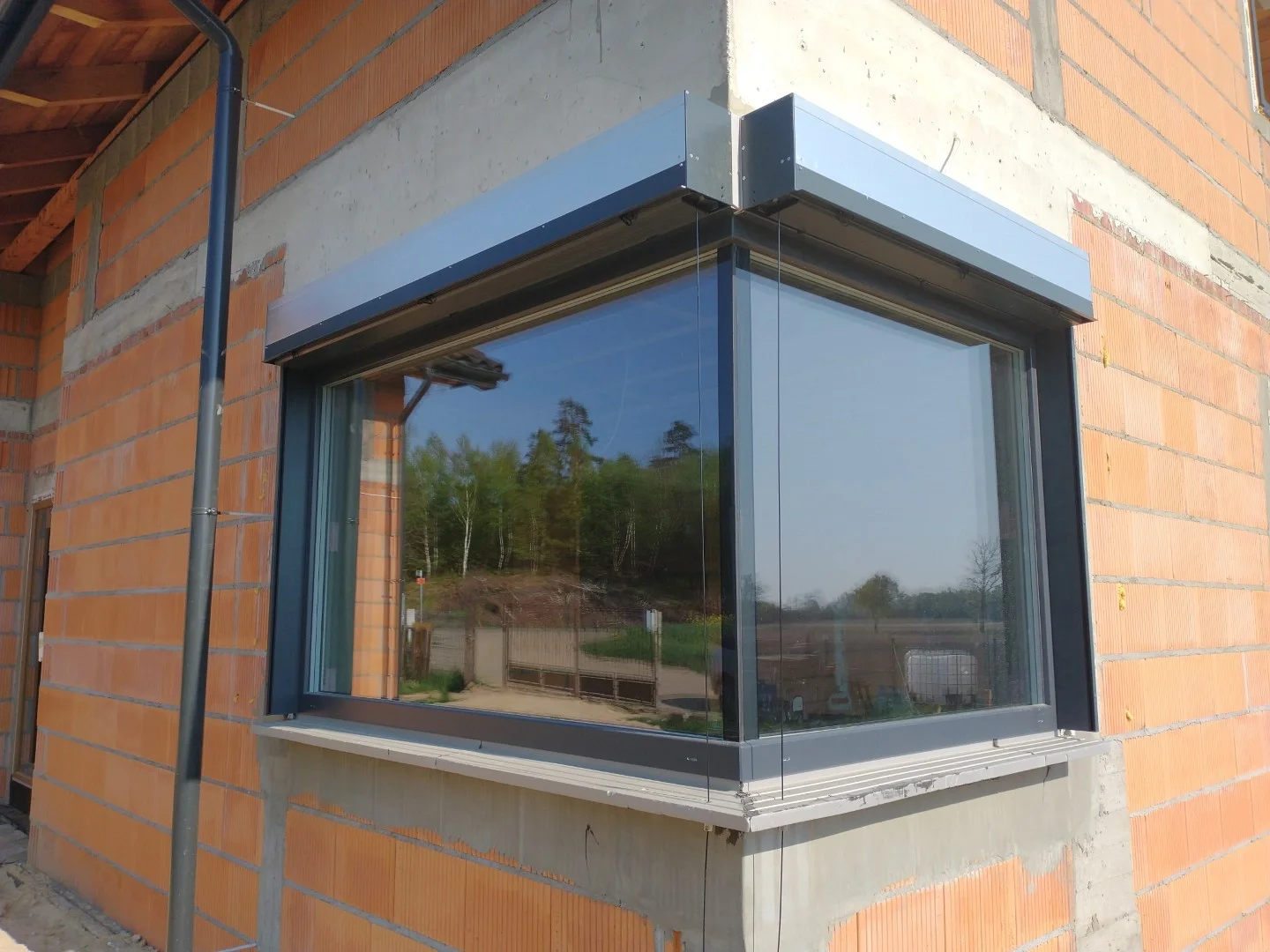 Wyjątkowe okno narożne Glass corner i żaluzje fasadowe SELT - miniaturka